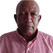 Profesor de Derecho con 20 años de Experiencia Docente, Ex Decano de Derecho